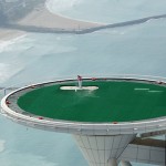 Rory McIlroy sur le toit du monde, en haut de la tour Burj Al-Arab