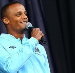 Umbro lance le nouveau maillot de Manchester City