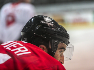 Prudential sponsor casque nhl toronto maple leaf