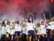 Les joueuses du club d'Orlando Pride (NWSL) célébrant le NWSL Shield 2024, présenté par CarMax.