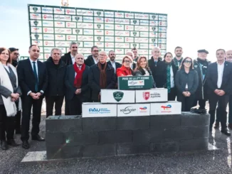 Photo officielle de la pose de la première pierre du HonhaCamp