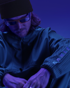 Rene Rinnekangas, athlète olympique finlandais avec la nouvelle tenue Oakley