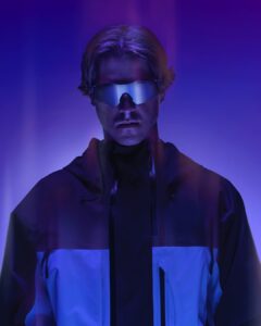 Luca Harrington, athlète olympique néo-zélandais, portant la nouvelle tenue Oakley