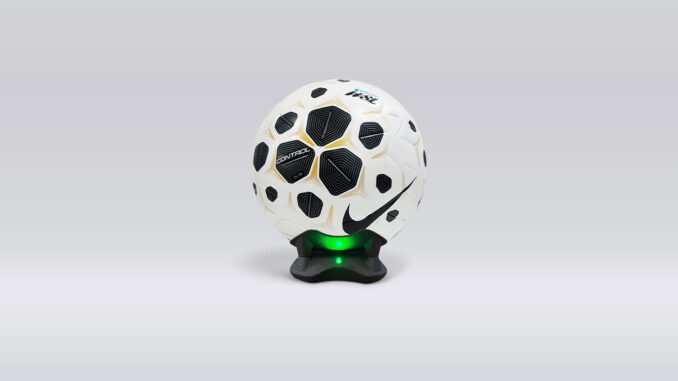 Ballon connecté Nike en WSL avec capteurs Sportable pour le tracking des performances