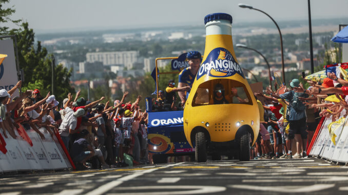 Activation Orangina Tour de France proximité consommateurs ville marketing terrain distribution