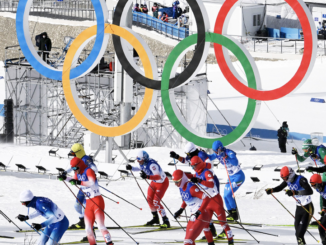 Athlètes d'hiver illustrant le périmètre de l'AMI équipementier des trois prochaines Olympiades (Alpes 2030)