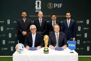 Signature du partenariat PIF Coupe du Monde 2026 FIFA à Zurich entre Romy Gai et Kevin Foster