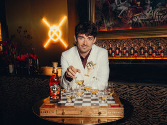 Charles Leclerc présente Chivas Regal 16, première expression 16 ans co-signée par le pilote Ferrari