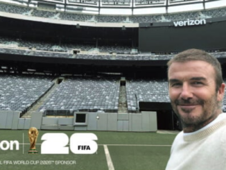 David Beckham dans un stade de la Coupe du Monde FIFA 2026 avec le branding Verizon, sponsor télécom officiel du Mondial