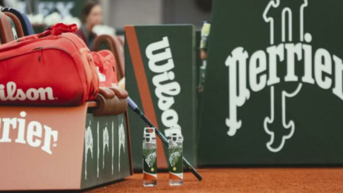 Campagne Perrier Roland-Garros 2026 "Vu en Terrasse" — 48e année de partenariat entre Perrier et le tournoi parisien