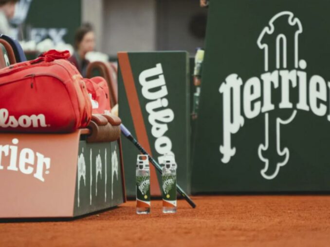 Campagne Perrier Roland-Garros 2026 "Vu en Terrasse" — 48e année de partenariat entre Perrier et le tournoi parisien