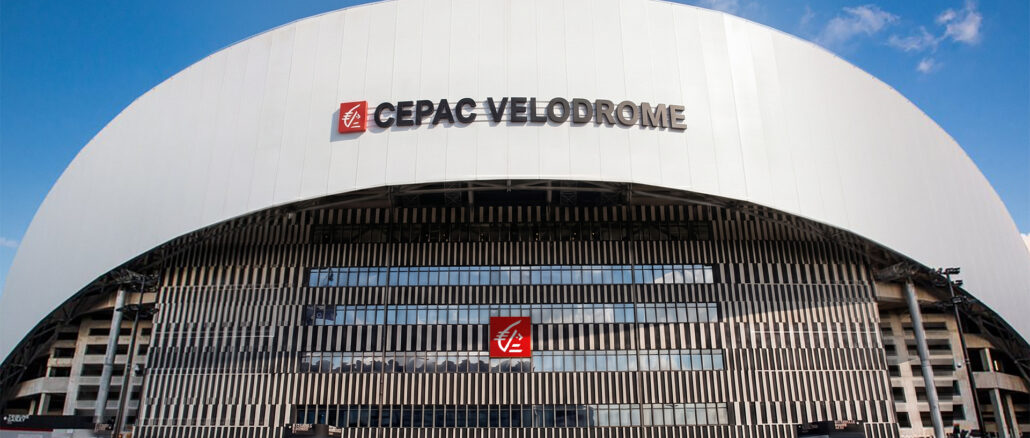 Façade du Vélodrome avec la signalétique CEPAC Vélodrome — naming OM 2026