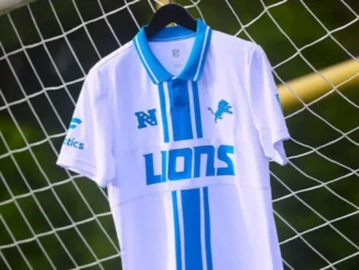 Maillot des Detroit Lions inspiré du football créé par Fanatics pour la collection Football x Football de la NFL