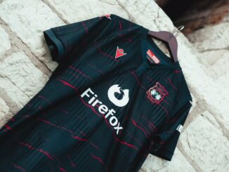 Maillot extérieur Wrexham AFC 2026-2027 avec le logo Firefox, nouveau sponsor maillot du club