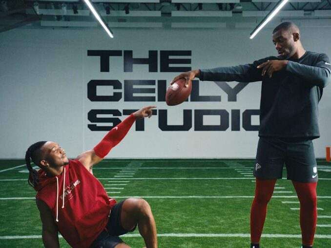 Des joueurs NFL répètent leurs célébrations de touchdown dans le Celly Studio de la campagne NFL 2026