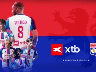 Maillot de l'Olympique Lyonnais avec le nouveau logo du partenaire XTB