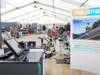 Rayon d'un magasin de sport illustrant l'accord Decathlon Sport 2000 sur la distribution des marques propres