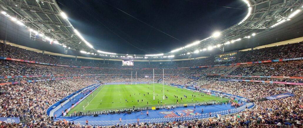 Tribunes pleines du Stade de France, illustration du marché des hospitalités sportives