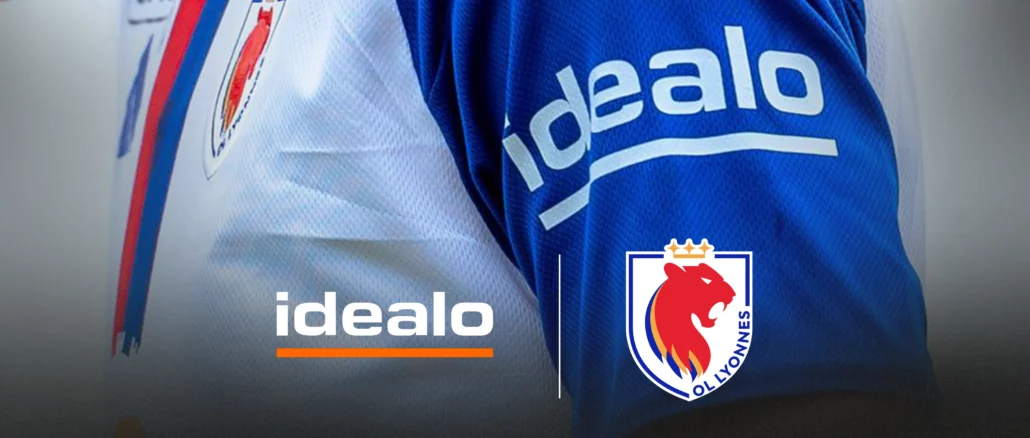 Logo idealo sur la manche bleue du maillot d’OL Lyonnes, avec les deux logos et la mention « Partenaire majeur »